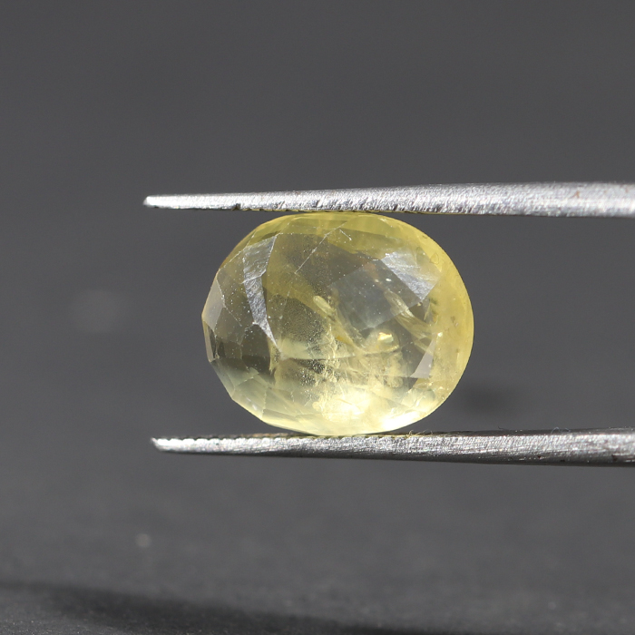 YELLOW SAPPHIRE 6.57 Ct.