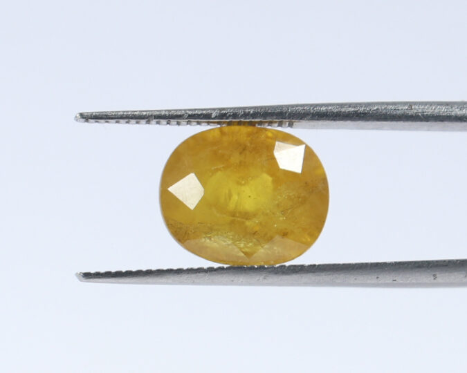 Yellow Sapphire 4.59 Ct.