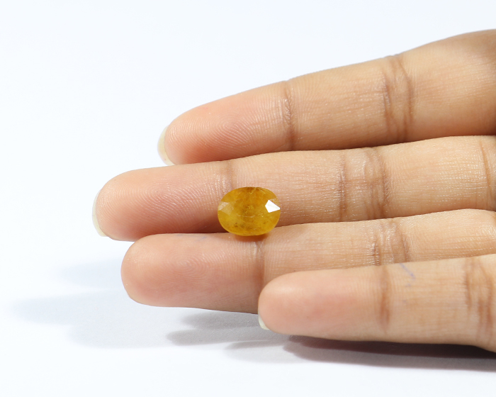 Yellow Sapphire 4.59 Ct.