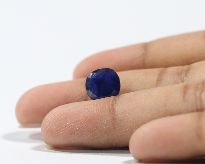 BSP13678 3 Blue Sapphire 3.32 Ct.