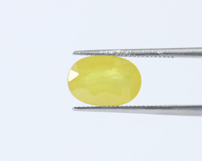 Yellow Sapphire 4.01 Ct.