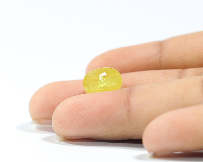 Yellow Sapphire 4.01 Ct.