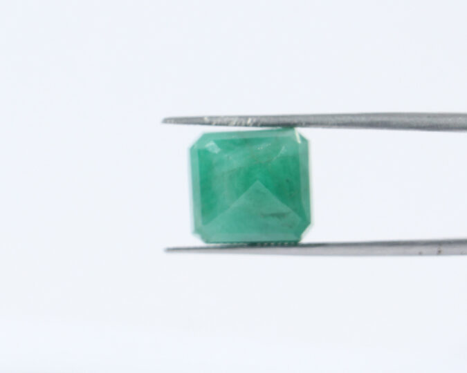 Emerald 8.95 Ct. Emerald 8.95 Ct.
