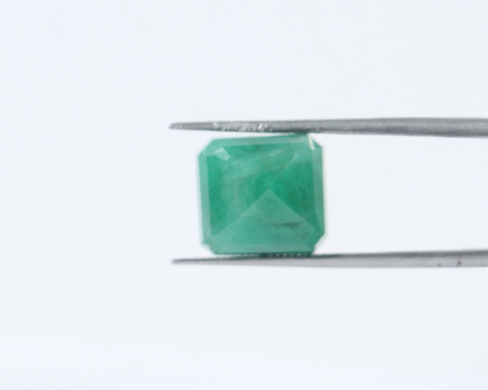 Emerald 8.95 Ct. Emerald 8.95 Ct.