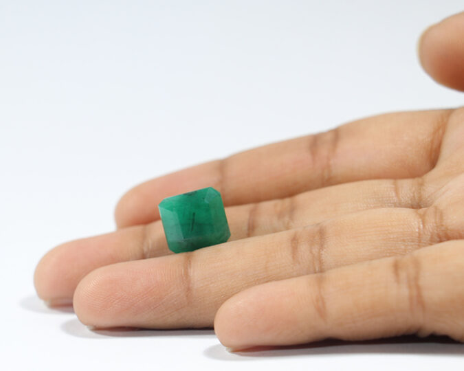 Emerald 8.95 Ct. Emerald 8.95 Ct.