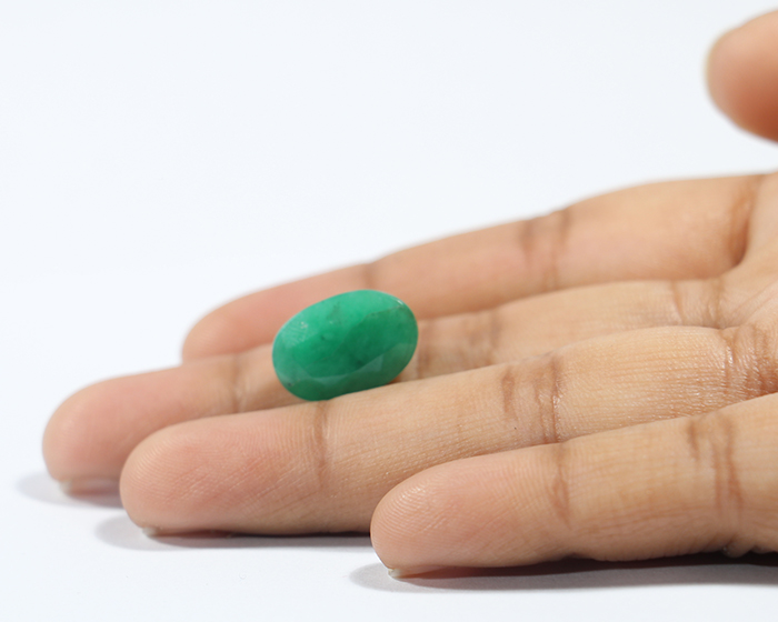 Emerald 8.35 Ct. Emerald 8.35 Ct.