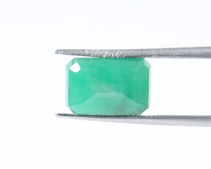 Emerald 3.9 Ct. Emerald 3.9 Ct.