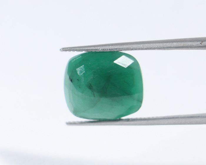 Emerald 6 Ct.