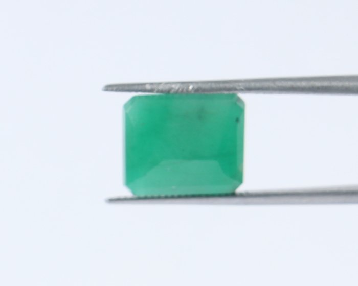EMRD19869 2 Emerald 4.66 Ct.