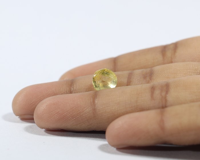 NYSP7909 3 Yellow Sapphire 3.02 Ct.