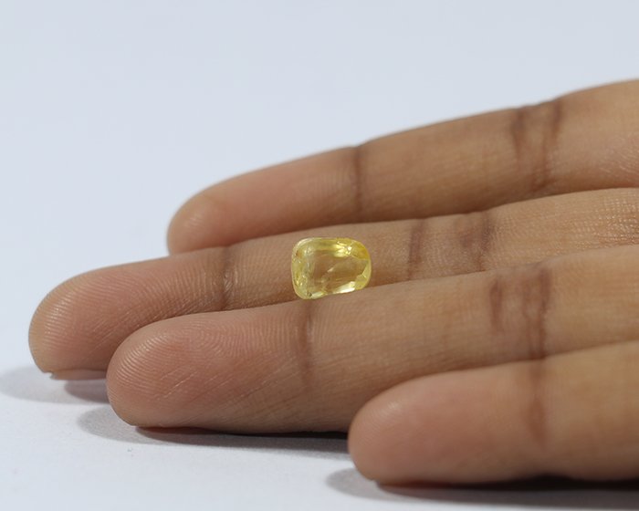 NYSP7911 3 Yellow Sapphire 3 Ct.