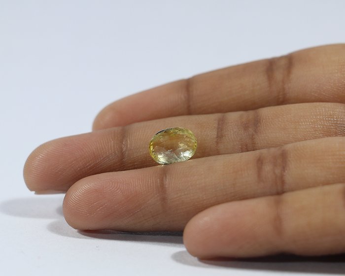 Yellow Sapphire 3.18 Ct.