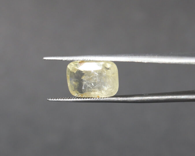 Yellow Sapphire 5.27 Ct. Yellow Sapphire 5.27 Ct.
