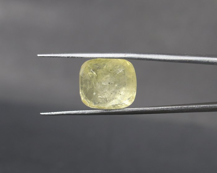 Yellow Sapphire 13.82 Ct.