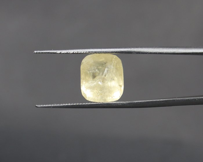 Yellow Sapphire 7.06 Ct.