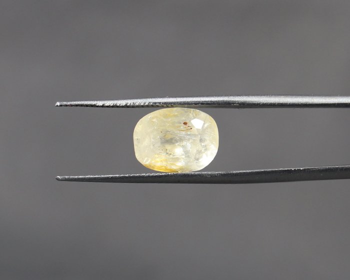 Yellow Sapphire 5.1 Ct.