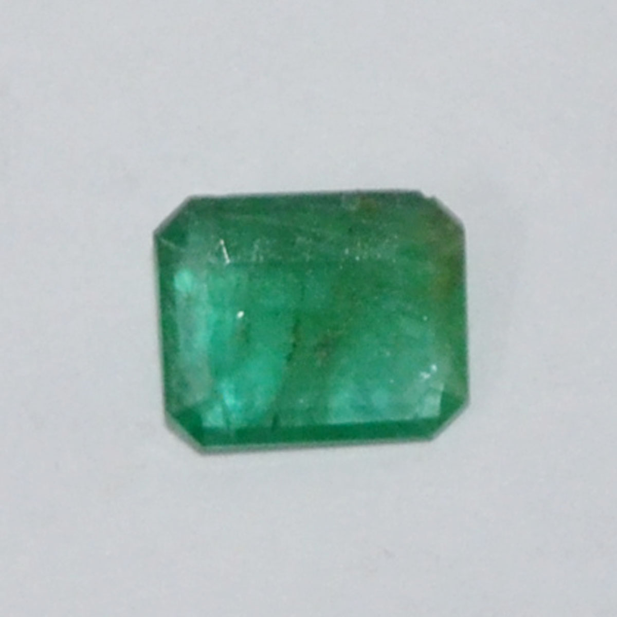 EMERALD 3.09 Ct. 2 EMRD21010 1 EMERALD 3.09 Ct.