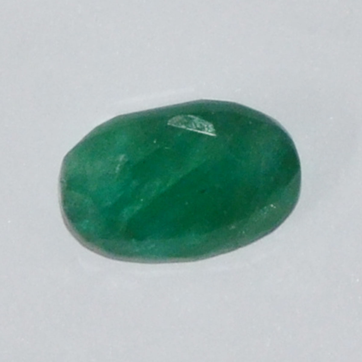 EMERALD 4.17 Ct. 2 EMRD21033 1 EMERALD 4.17 Ct.