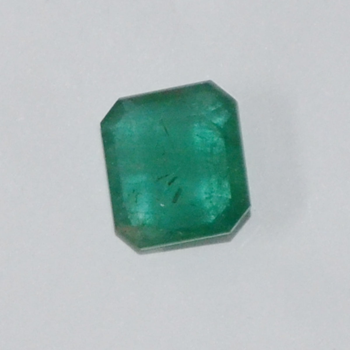 EMERALD 5.05 Ct. 2 EMRD21052 1 EMERALD 5.05 Ct.