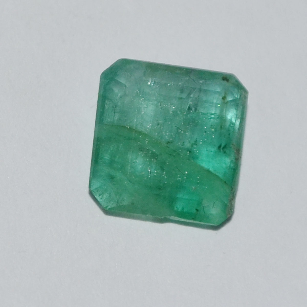 EMERALD 3.29 Ct. EMERALD 3.29 Ct.