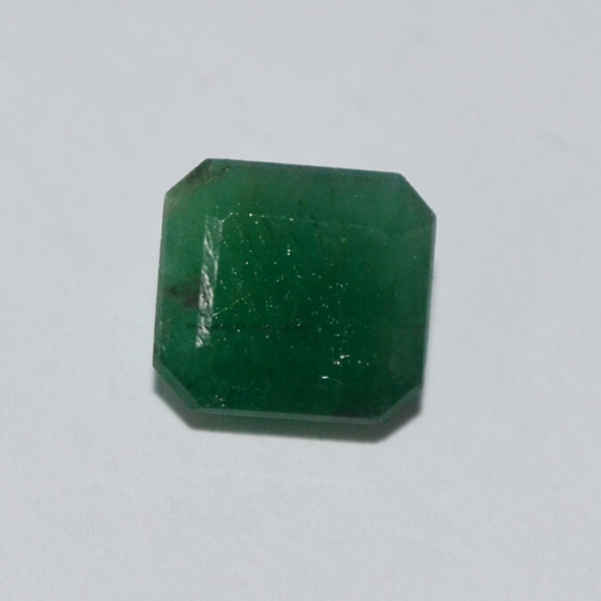 EMERALD 4.01 Ct. EMERALD 4.01 Ct.