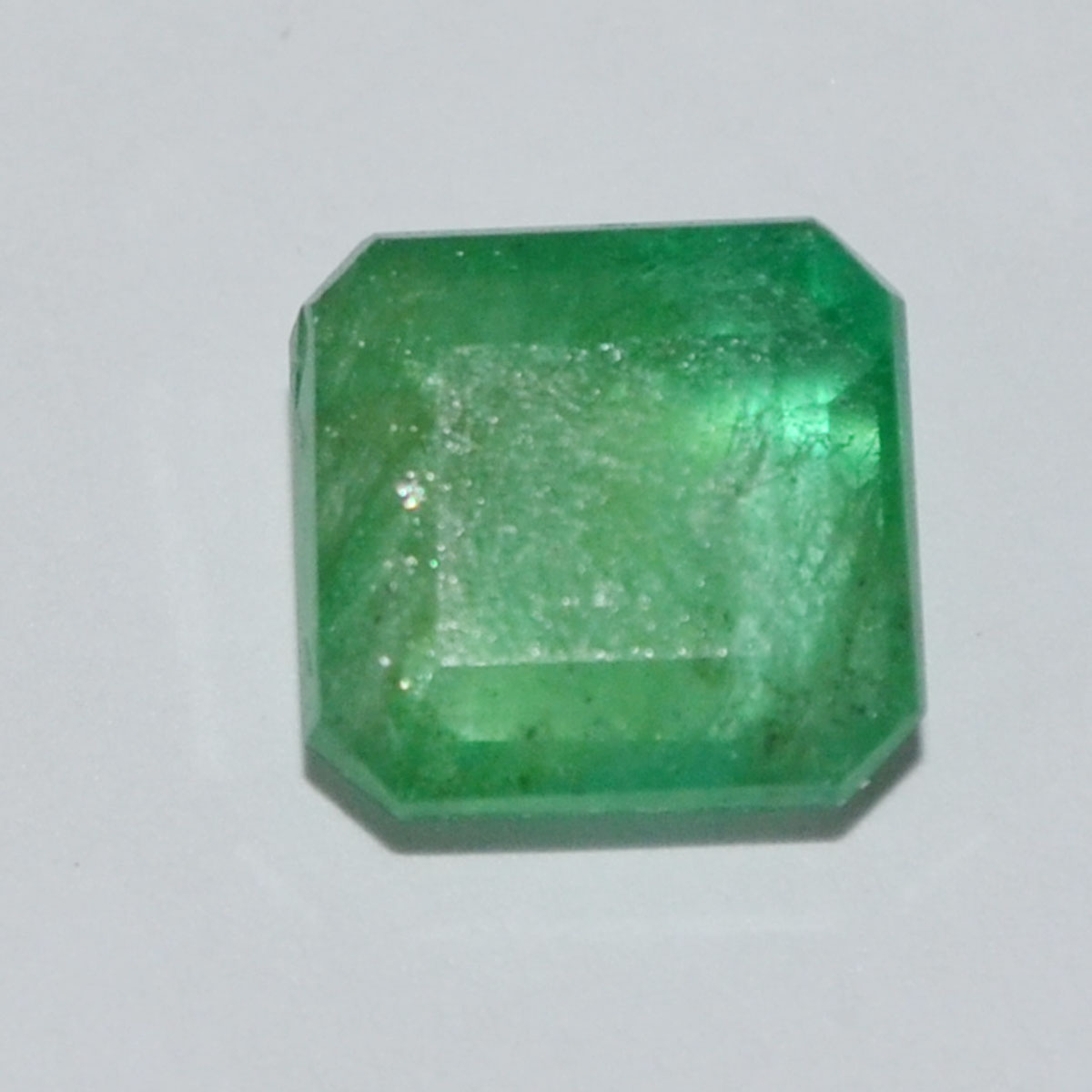 EMERALD 4.01 Ct. EMERALD 4.01 Ct.