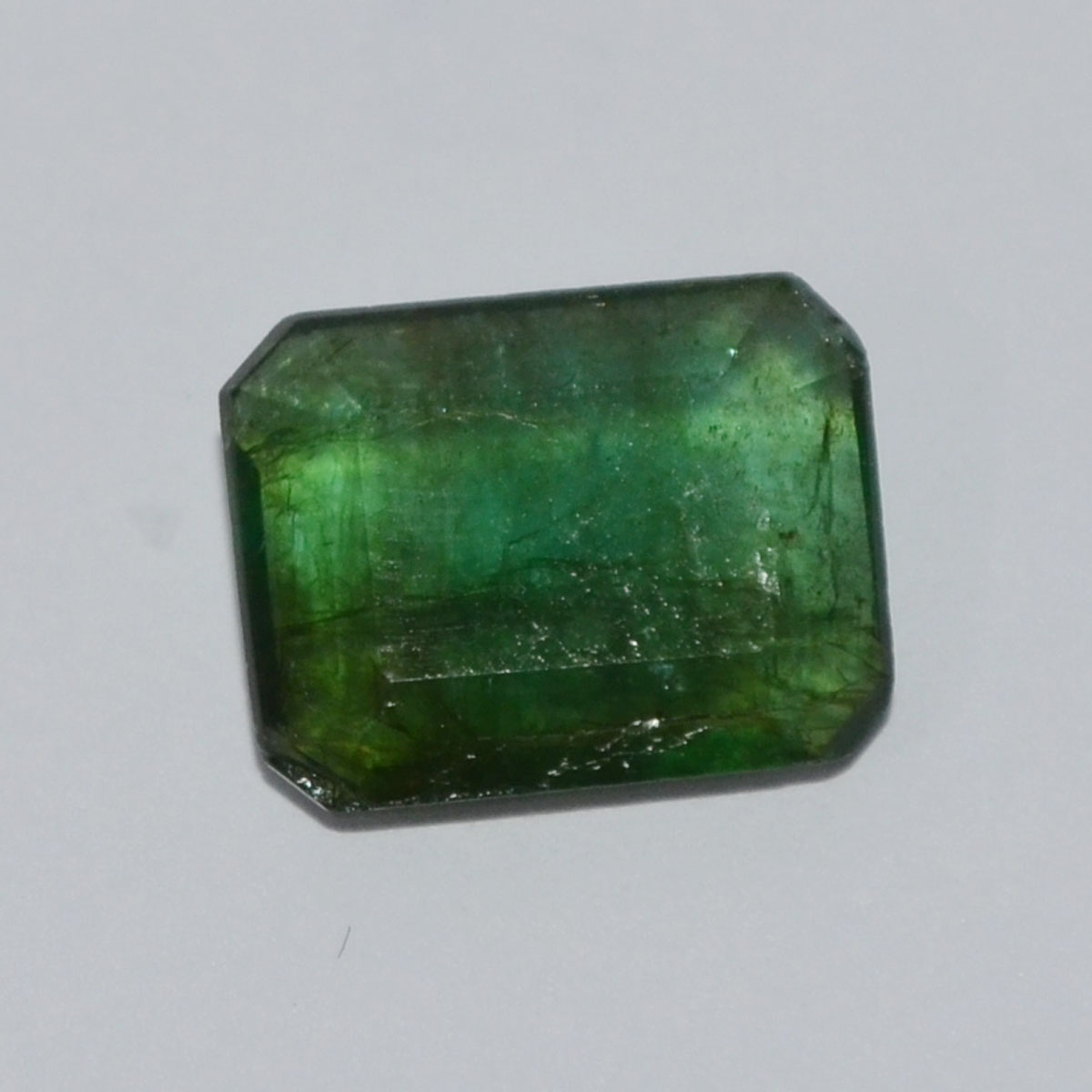 EMERALD 3.91 Ct. 2 EMRD21389 EMERALD 3.91 Ct.