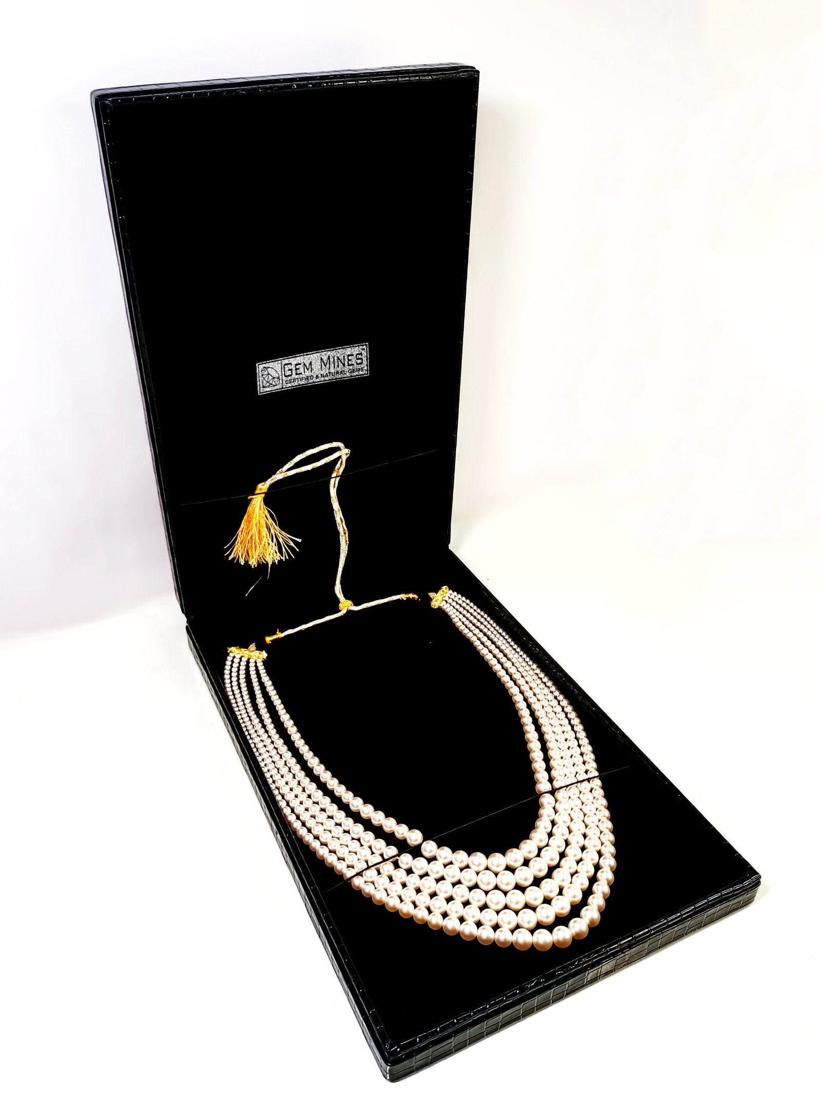 W100 c scaled Five Layer Pearl Mala High Quality Shell Pearl Mala