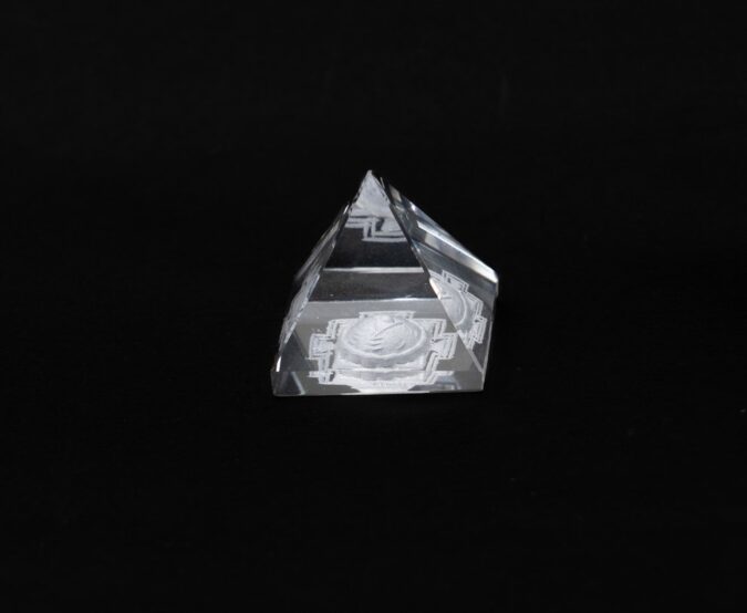 sphatik shreeyantra pyramid 1 Sphatik ShreeYantra Pyramid