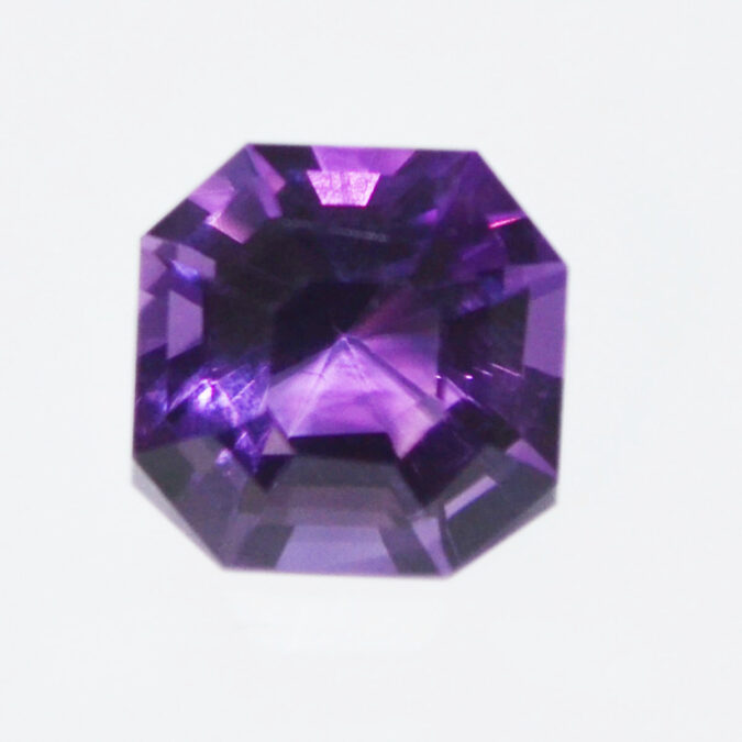 AME1184 1 AMETHYST 6.8 Ct.