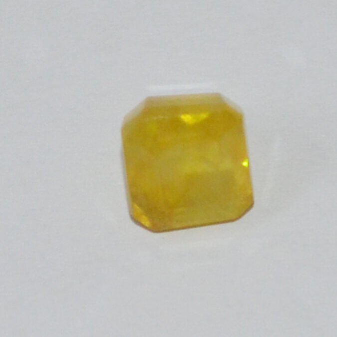NYSP8226 YELLOW SAPPHIRE 5.72 Ct.