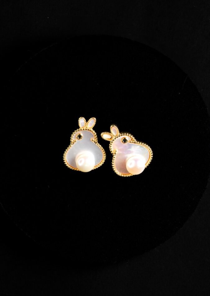 Pearl earings 15 1 Rabbit Shape Pearl Earring