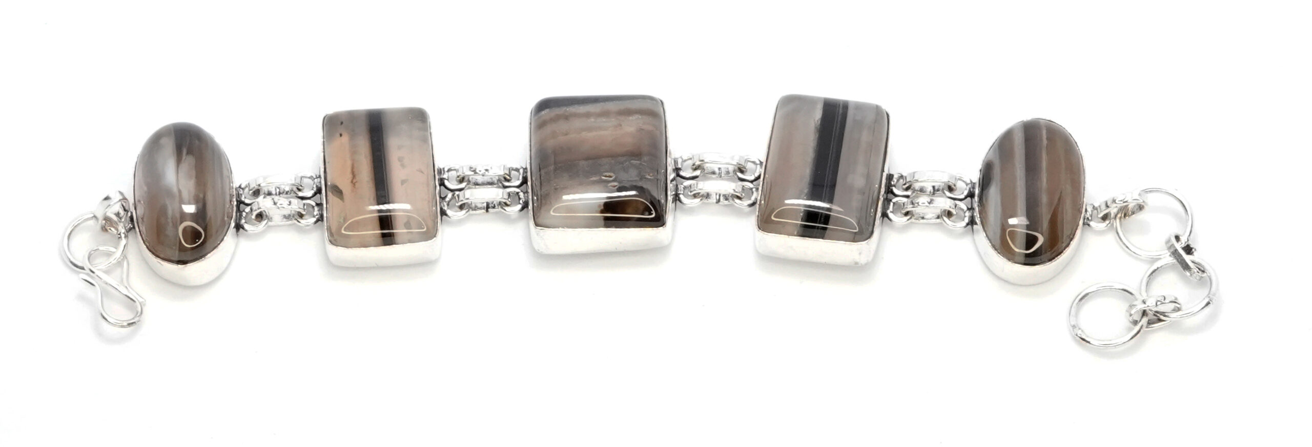 Sulemani Haqik a 1 scaled Sulemani Haqiq String Bracelet