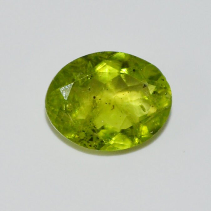 NPD791 1 PERIDOT 3.88 Ct.