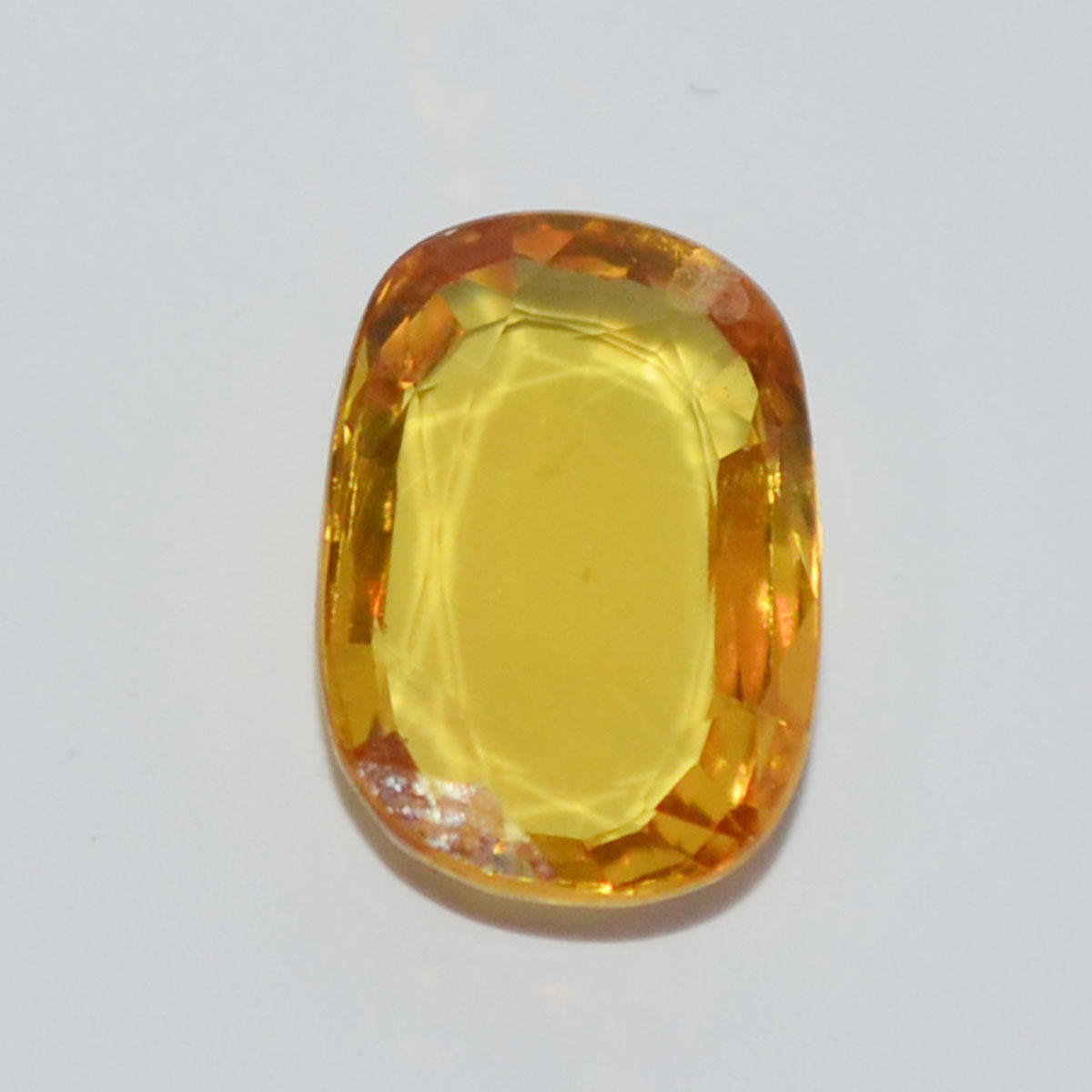 YELLOW SAPPHIRE 4.12 Ct.