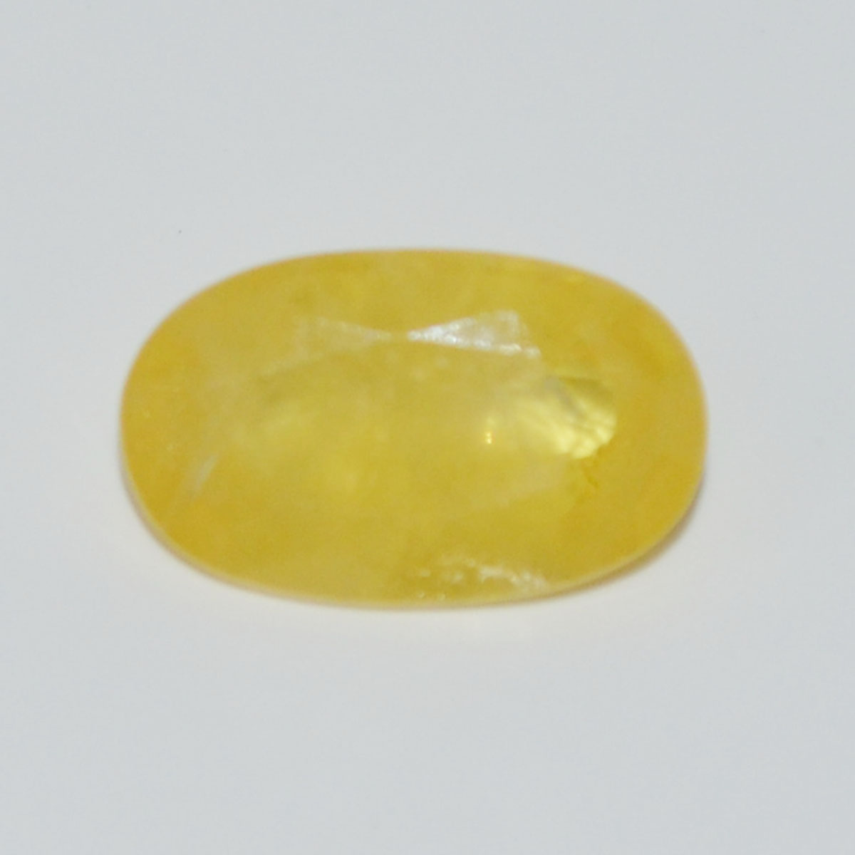 YELLOW SAPPHIRE 3.95 Ct.
