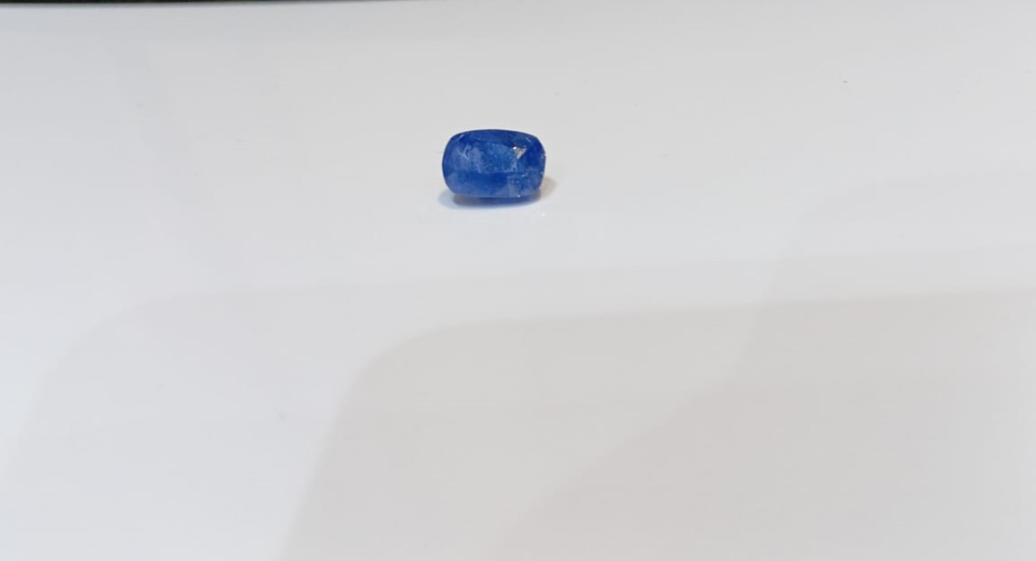 BLUE SAPPHIRE 5.03 Ct.