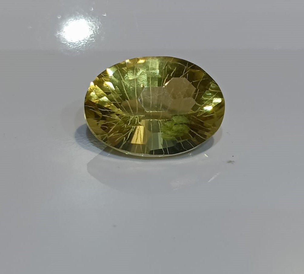 GOLDEN QUARTZ 21.97 Ct.