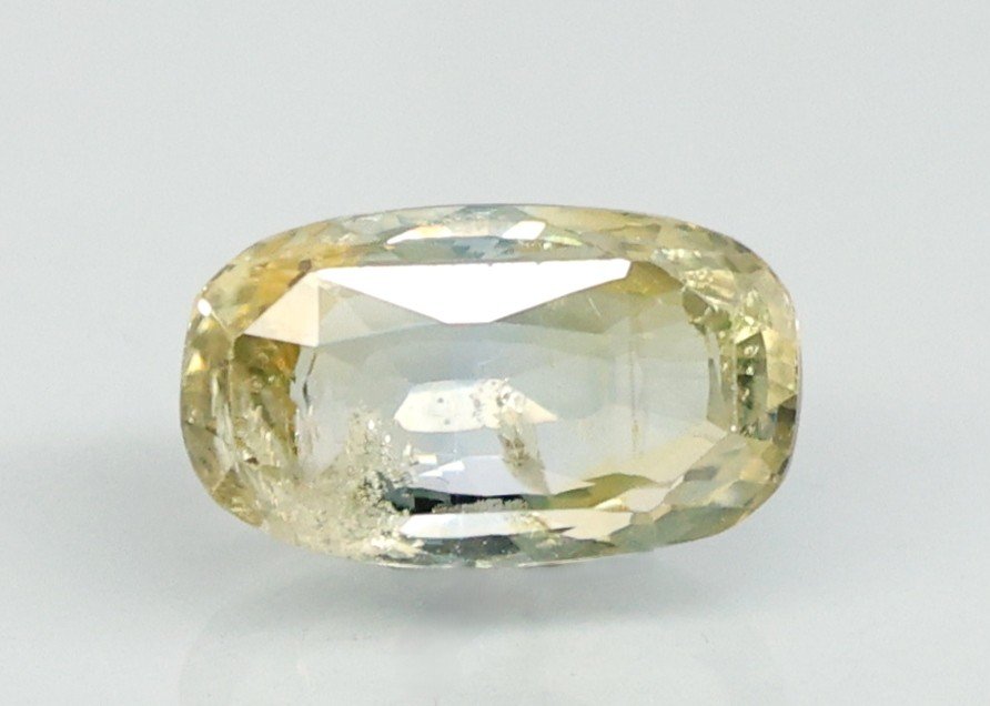 NATURAL SAPPHIRE 6.8 Ct.