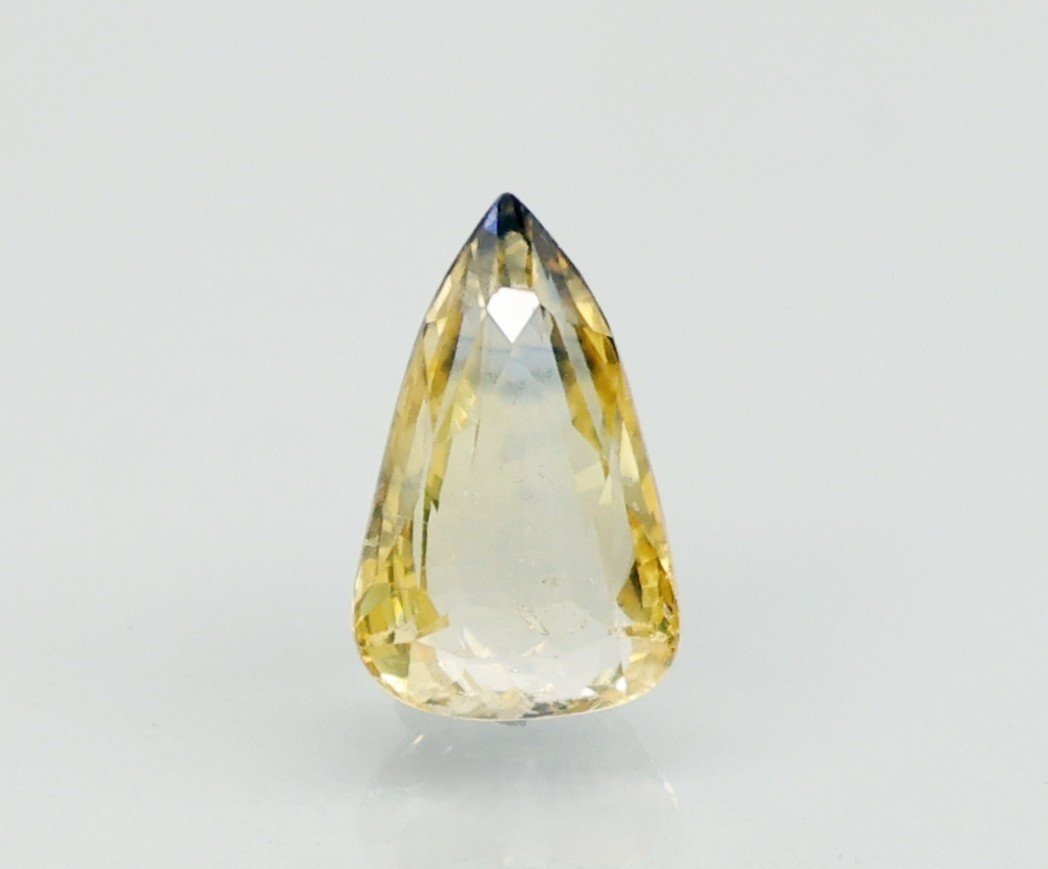 NATURAL SAPPHIRE 5.3 Ct.