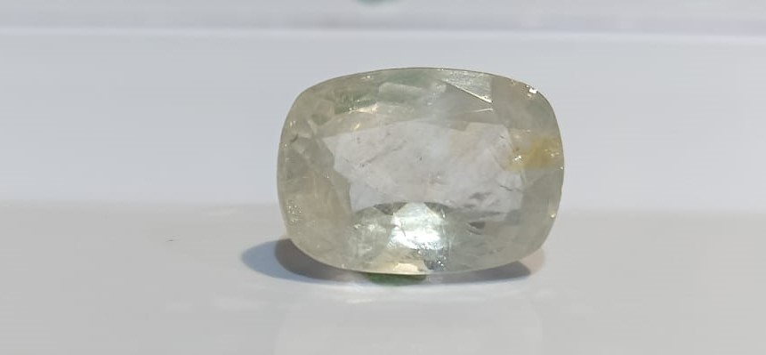 YELLOW SAPPHIRE 9.88 Ct.