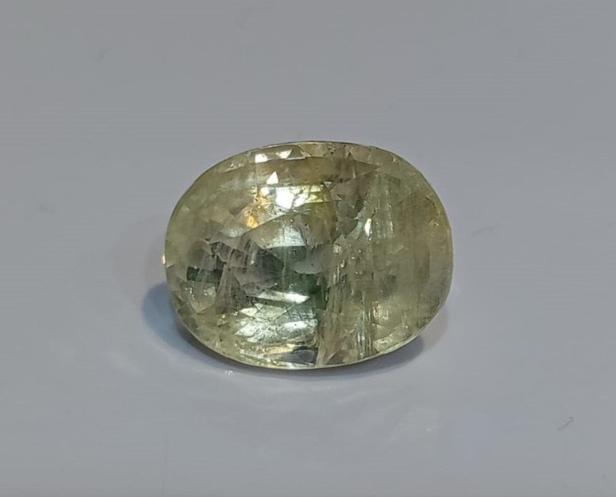 YELLOW SAPPHIRE 6.97 Ct.