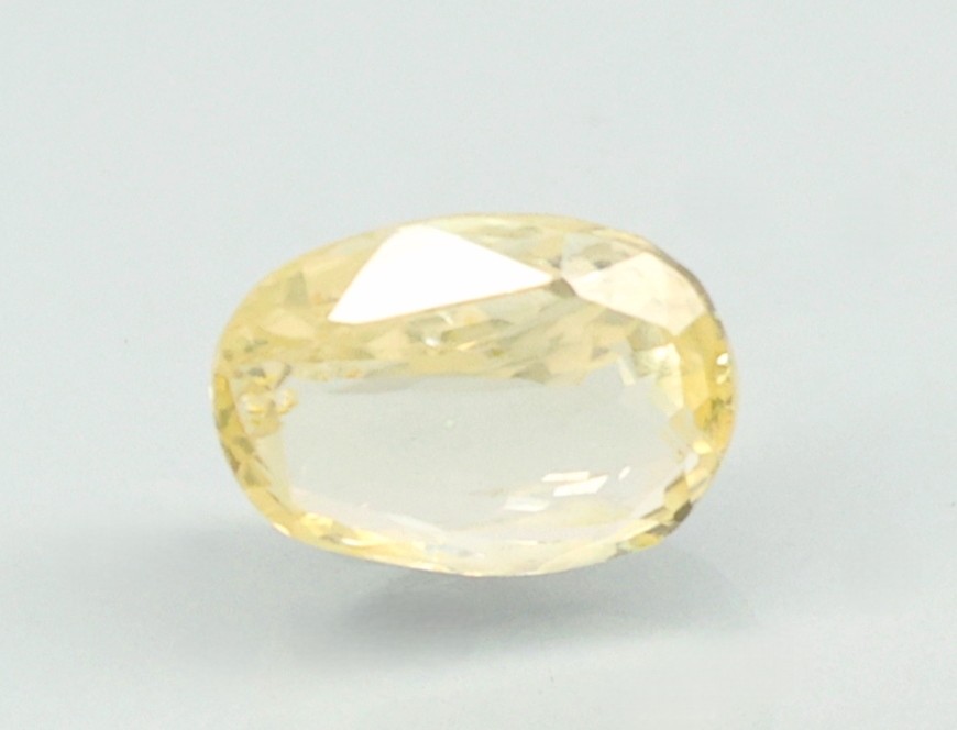 YELLOW SAPPHIRE 4.01 Ct.