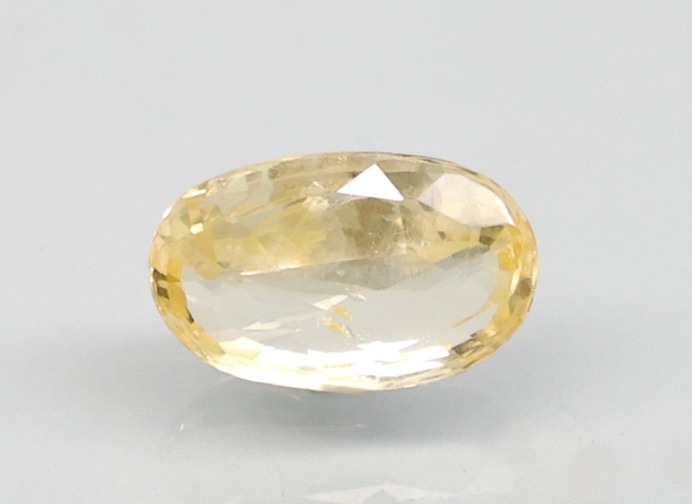 YELLOW SAPPHIRE 4.45 Ct.