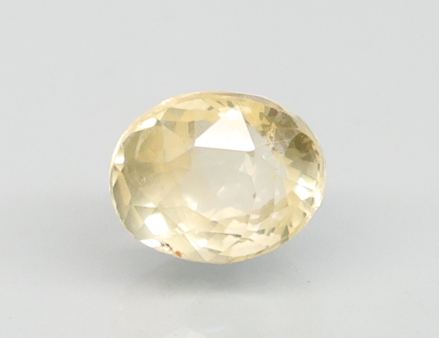 YELLOW SAPPHIRE 4.36 Ct.
