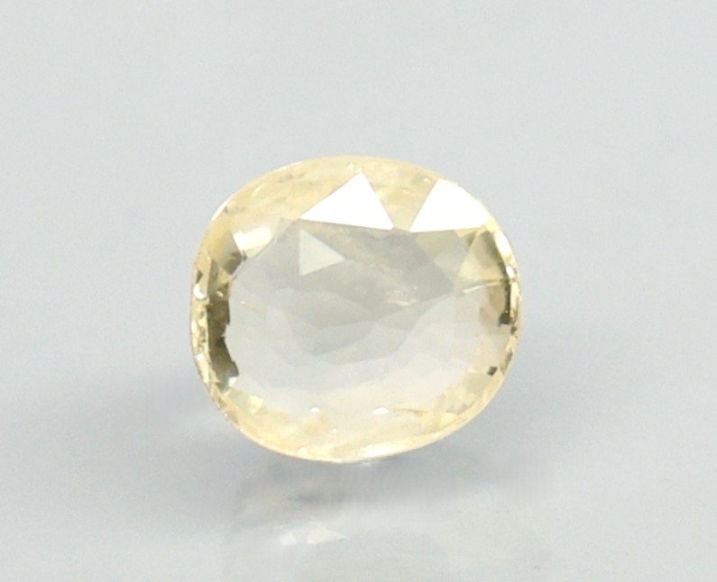 YELLOW SAPPHIRE 4.1 Ct.