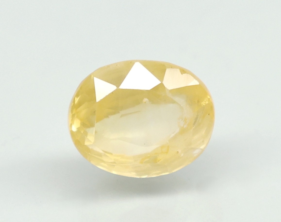 YELLOW SAPPHIRE 7.08 Ct.