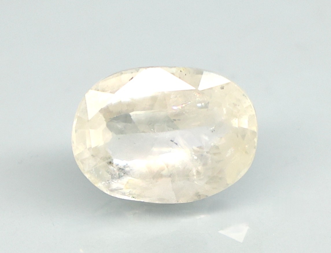 YELLOW SAPPHIRE 8.17 Ct.