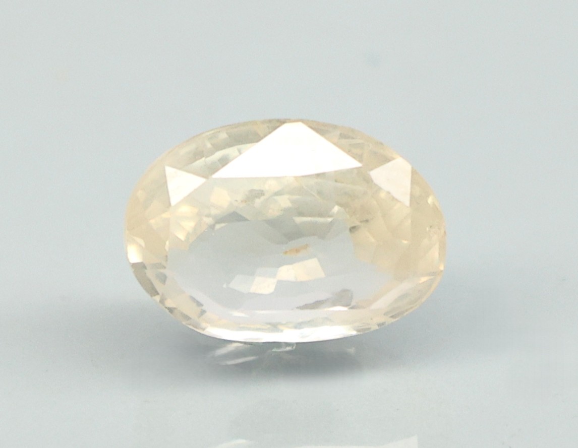 YELLOW SAPPHIRE 6.2 Ct.