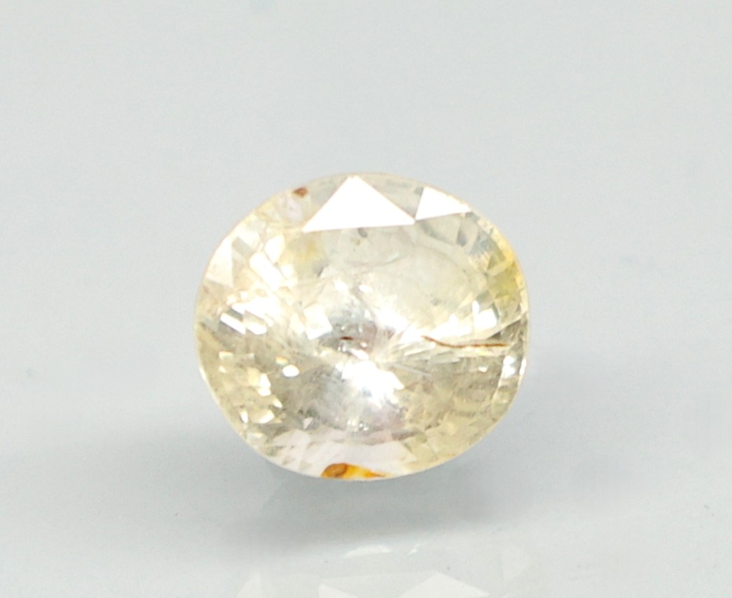 YELLOW SAPPHIRE 5.31 Ct.